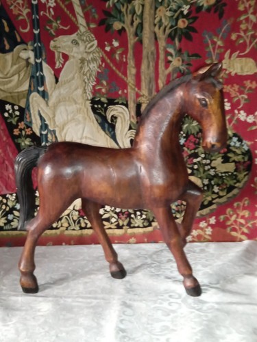 Cheval en bois sculpture - cheval,