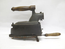 Fer À Repasser À Charbon Ancienne Avec Base En Fer SF