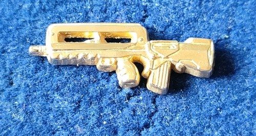 Rare pins famas fusil - rare,
