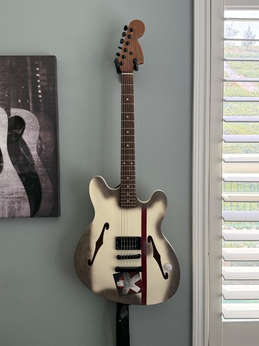 Fender tom delonge starcaster - fender,