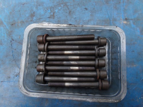 Vis culasses moteur - vis,