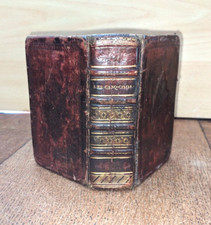 livre ancien- Les cinq codes -