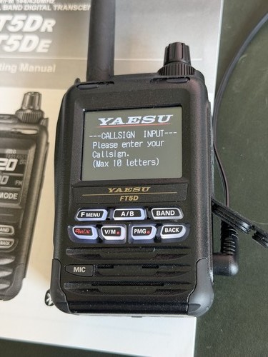Yaesu ft5d 5dr - c4fm, dual