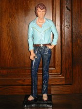 Statue de Johnny Hallyday  *