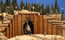 G SCALE TRAIN TUNNEL PORTAL