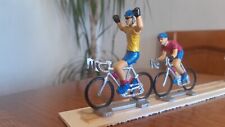 2 coureurs cycliste plastique STARLUX.