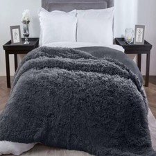 Plaid ou couvre-lit fausse fourrure,Déco Douceur , plusieurs coloris disponibles