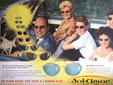 PUBLICITÉ DE PRESSE 1959 VOS YEUX A L'OMBRE AVEC LES LUNETTES SOL-AMOR