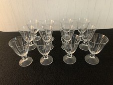 17 verres à vin rouge modèle Orval taillé cristal Daum h : 11 cm (prix la pièce)