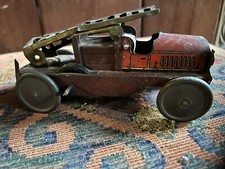jouet mecanique Voiture Fourgon Pompier ancien tole Wells O London 1920