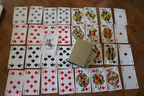 Ancien jeu cartes - ancien, a