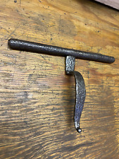 Ancien verrou poignée cochonnier en fer forgé, (sans passants).