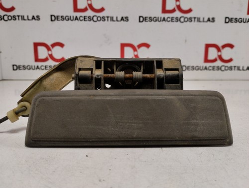 Poignee porte avant droite - porte,