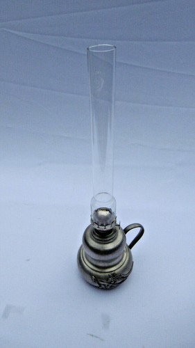 Ancienne lampe petrole - ancienne,