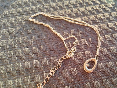 Collier chaine fine pendentif