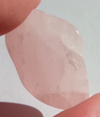 5.60gr 26x17x11mm quartz rose