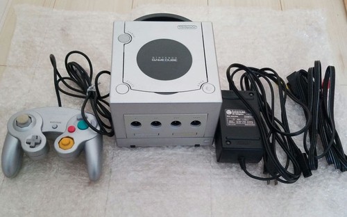 Nintendo gamecube console - nintendo,