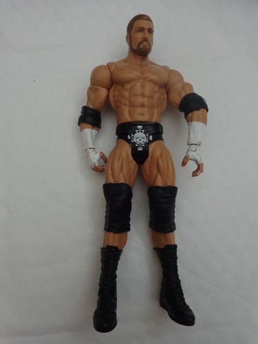 Rare wwe triple figurine - triple,