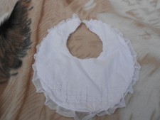 bavoir rond très ancien