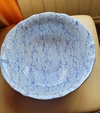 Grande vasque de toilette Creil et Montereau