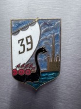 ORIGINAL MILITAIRE INSIGNE 39º RÉGIMENT D’INFANTERIE / DRAGO TBE