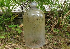 Cloche de jardin avec boule de préhension, verre soufflé, ancienne et lourde.