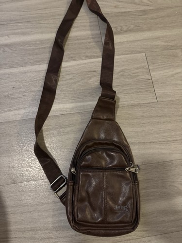 Jeep brown messenger crossbody - brown,