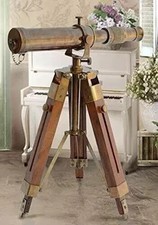 Télescope en laiton avec pied