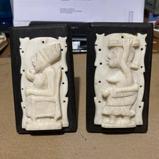 Anciennes Sculptures Sur Corne Ou Os Africaines Un Chef Et Une Femme