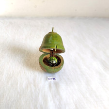 Vintage Bois Guava Fruits Caché Mobile Insecte Inside Effrayant Enfants Hélices