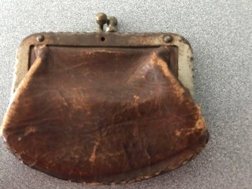 Ancien petit porte - , en