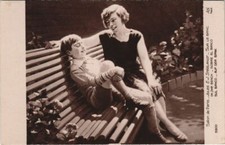 CPA J. E.J. STEELNADT Sur le banc Salon de Paris (48227)