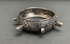 Bracelet oriental berbère en argent XXe à pointes et cabochons 54 grammes  H6452