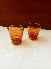 2 coquetiers sur pied Duralex couleur ambre