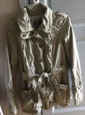 Trench BERSHKA Taille XS/S (livraison Mondial Relay)