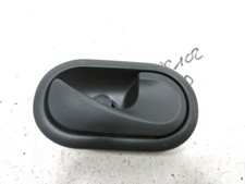 POIGNEE INTERIEURE PORTE AVANT DROITE 8200028486 RENAULT TWINGO 2 phase 1