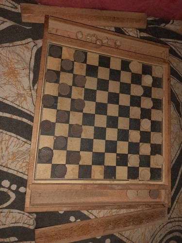 Ancien jeu dames - oies, en