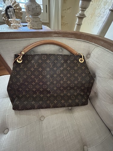Louis vuitton artsy monogram - vuitton,