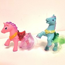 2 poneys vintage Chap Mei Cutie, bleu et rose
