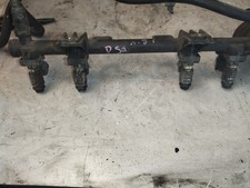 4 injecteurs + rampe d'injection  1.8 i PSA 1 Peugeot Citroën 905 186 100
