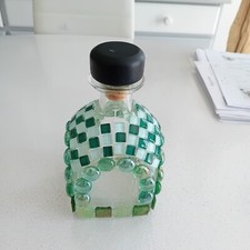 CARAFE A WHISKY ET BOUCHON NOIR VERRE EN RELIEF VINTAGE