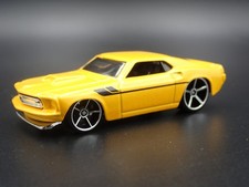 1969 69 Ford MUSTANG Boss 302 Fastback Rare 1:64 Miniature Diorama Voiture