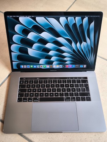 Macbook pro 2018 16go - pro,