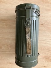 Boîte de masque à gaz allemande vide ww2