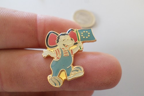 Badge pin broche la souris - s,