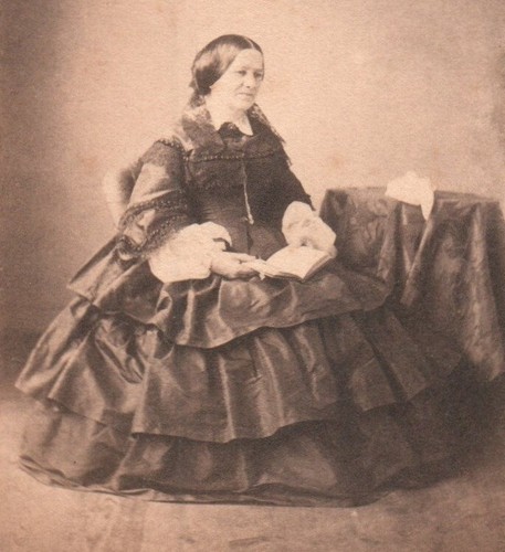 Cdv 1865 femme - 1865, portant