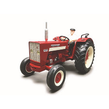 TRATTORE IH 624 WITH DRIVER