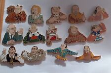 lot 14 pins differents