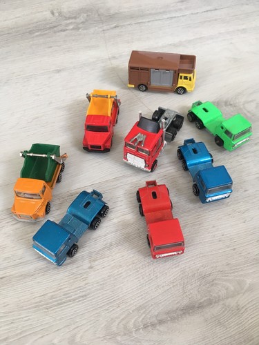 Lot anciens camions - lot,