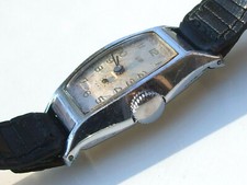 BELLE MONTRE MECANIQUE ANCIENNE 1940/50 pour HOMME / LIP MODELE TONNEAU